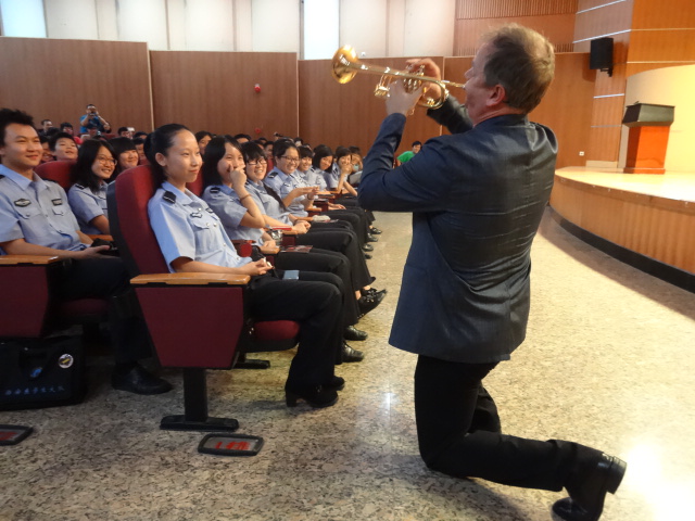 BG大游小号表演艺术家Jens Lindemann（彦斯·林德曼）荣获加拿大勋章
