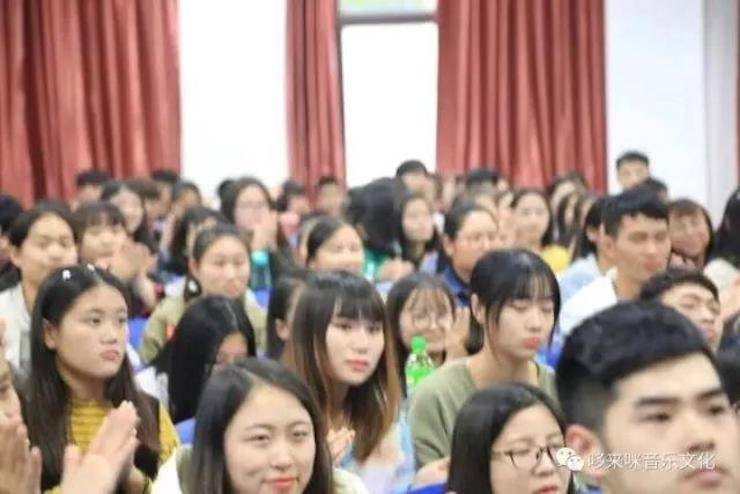 BG大游艺术家朱楣巡讲《练琴的艺术》——安阳、濮阳站完美落幕