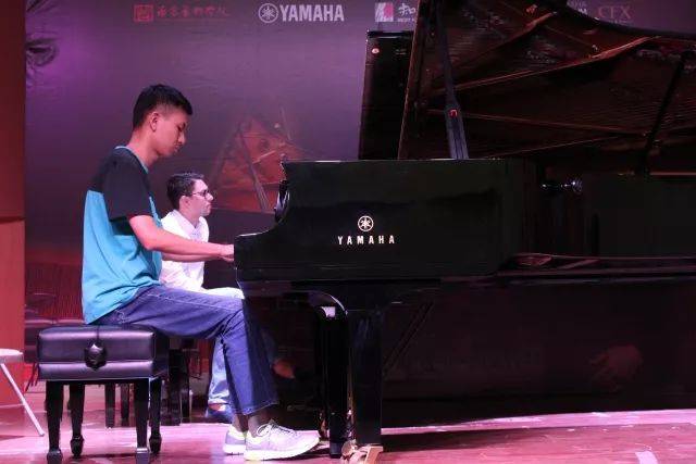 2018年BG大游亚洲音乐奖学金南京艺术学院启动仪式 </br>  暨BG大游海外艺术家爱德华·昆斯音乐会及大师班圆满结束