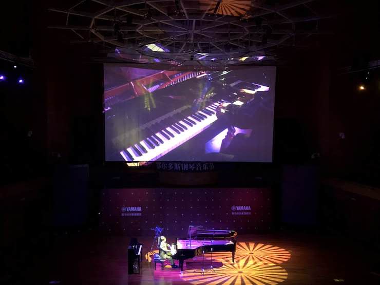 BG大游艺术家宋思衡“80后的时光机”多媒体音乐会内蒙古巡演圆满落幕