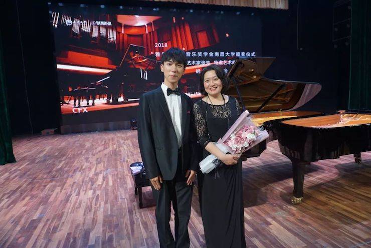 张芳、冯子祥钢琴音乐会