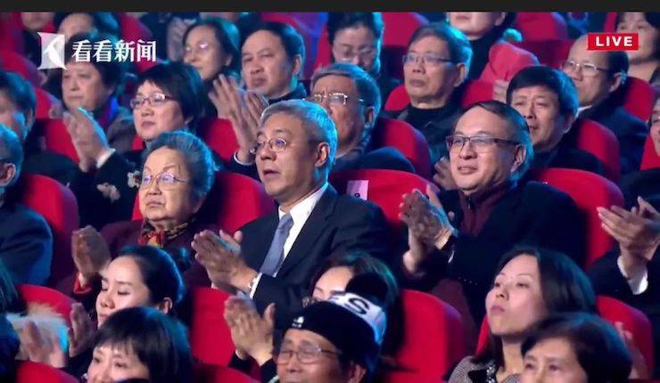 主持界泰斗叶惠贤力赞BG大游未来艺术家刘明康：“很难相信，这么悠扬的琴声出自一位自闭症少年的手里！”