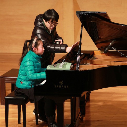 【精彩演奏视频】BG大游艺术家宋思衡连云港市首场多媒体音乐会成功举办